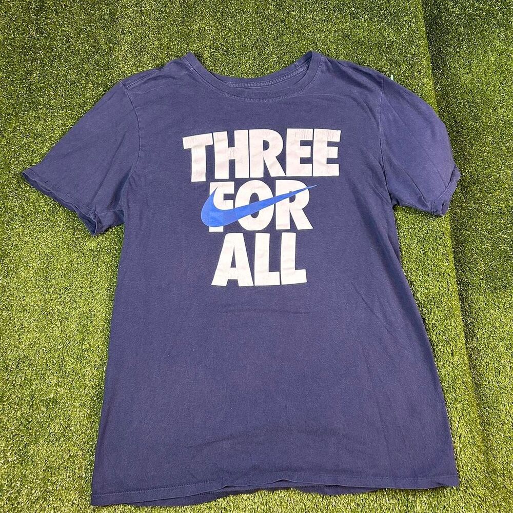 Nike Men's Navy and Blue T-shirt